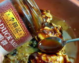 Foto del paso 9 de la receta: Pollo en tajine con ciruelas y pasas con salsa Pekin