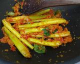 Foto langkah ke 4 dari resep Ikan Kuah Asam Pedas.