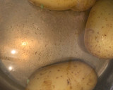 Foto del paso 1 de la receta: Patatas al ajillo con judías verdes