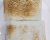 Gambar langkah 2 resipi Roti bakar & jem.
