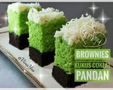Foto langkah ke 9 dari resep Brownies Kukus Coklat Pandan 🍫🌿.