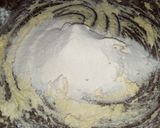 صورة لخطوة 3 من وصفة دليس جوز الهند (بنكهة الرافيللو) 🤍🥥