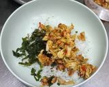Foto langkah ke 3 dari resep Nasi Gurih Ayam Suwir Sambal Bawang.