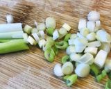 Májkrémes-zöldhagymás tojáskrém recept fázis 2 fotója