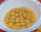 A picture of step 1 of Dahi Phulki.