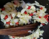 Foto langkah ke 3 dari resep Mie Goreng Simple.