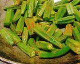भेंडीची भाजी (रेस्टॉरंट स्टाईल ग्रेव्ही भेंडी मसाला भाजी) (bhendichi bhaji recipe in marathi) रेसिपी स्टेप 1 फोटो 