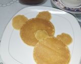 Foto langkah ke 4 dari resep Pancake Mickey Mouse.