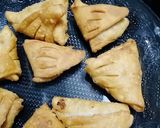 A picture of step 4 of New uniqe samosa.