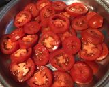 Une image de l'étape 1 de Salade de tomates jambon de la forêt noire et burrata.