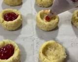 Cara Membuat Strawberry cheese tumbprint cookies 4