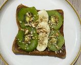 Foto langkah ke 4 dari resep Toast Choco Crunchy Mede With Banana Kiwi.