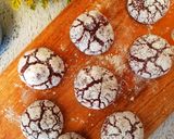 Foto langkah ke 6 dari resep Red Velvet Crinkle Cookies.