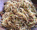 รูปขั้นตอนการทำที่ 3 ของ แองเจิลแฮร์พาสต้าผัดไส้อั่ว