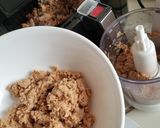 Hình bước làm 4 của món Sườn cây nướng, chả từ da cá hồi, ruốc cá hồi