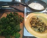 Foto del paso 1 de la receta Tortilla de calabacín, espinacas, cebolla y especias