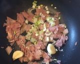 Foto del paso 6 de la receta: Albóndigas de cerdo a la panceta con papas crocantes