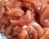 Hình bước làm 1 của món Bánh Gạo Ức Gà Xào Kim Chi & Bắp Cải Nhăn