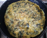 Foto del paso 5 de la receta: Tortilla de acelgas con gambas