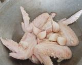 Foto langkah ke 2 dari resep Ayam Goreng Bawang.