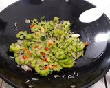 Foto langkah ke 7 dari resep Tumis Pare Petai dan Teri.