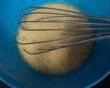Foto langkah ke 3 dari resep Bolu pisang kukus.