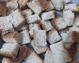 Foto langkah ke 1 dari resep Garlic Croutons.
