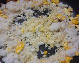 Foto langkah ke 2 dari resep Butter Rice Egg.