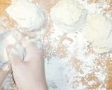 A picture of step 6 of Romanian cheese doughnuts – Papanași.