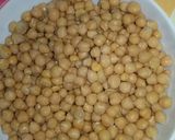 A picture of step 1 of Khatti meethi chana chaat.