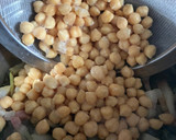 Foto del paso 5 de la receta: Potaje de garbanzos con acelgas, panceta ibérica y jamón