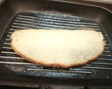 Foto del paso 1 de la receta: Tosta de salmón y queso de cabra