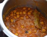 A picture of step 6 of Chole bhature.