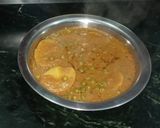A picture of step 12 of Peas and potato curry.