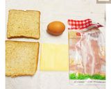 รูปขั้นตอนการทำที่ 1 ของ 🍞🧀แซนวิชชีส+ไข่ดาวน้ำ+เบคอนทอด🍳🥓(Easy Breakfast)