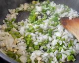 Foto del paso 3 de la receta: Fideos tostados con costillas de cerdo y garbanzos