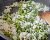 Foto del paso 3 de la receta: Fideos tostados con costillas de cerdo y garbanzos