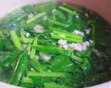 Hình bước làm 2 của món Canh cải bó xôi nấu tôm thịt