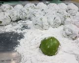Foto langkah ke 4 dari resep Mochi isi kacang tanah.