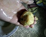 A picture of step 4 of Aloo Tikki.