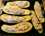 Juhtúróval töltött cukkini recept fázis 3 fotója