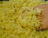 Foto langkah ke 4 dari resep Nasi Kuning Teflon | Turmeric Rice.
