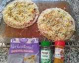 Foto del paso 5 de la receta: Pizzas crujientes de Obleas de arroz de atún con bacón y queso a tu gusto