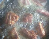 Foto del paso 2 de la receta: Costilla dorada en salsa verde con papas a la Mario's