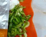 A picture of step 2 of Tandoori Mayonnaise Capsicum Pizza.