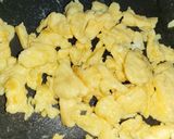 Foto del paso 2 de la receta: Huevitos de Codorniz revueltos