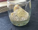 A picture of step 2 of Tuna tataki with white miso.