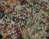Foto del paso 5 de la receta: Arroz con costilla, tirabeques y ajos tiernos