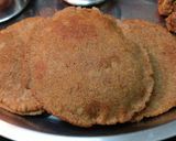 A picture of step 5 of Kuttu Aloo ki poori.