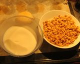 Foto del paso 4 de la receta: Bular con chicharrones (panes chicos y redonditos)
